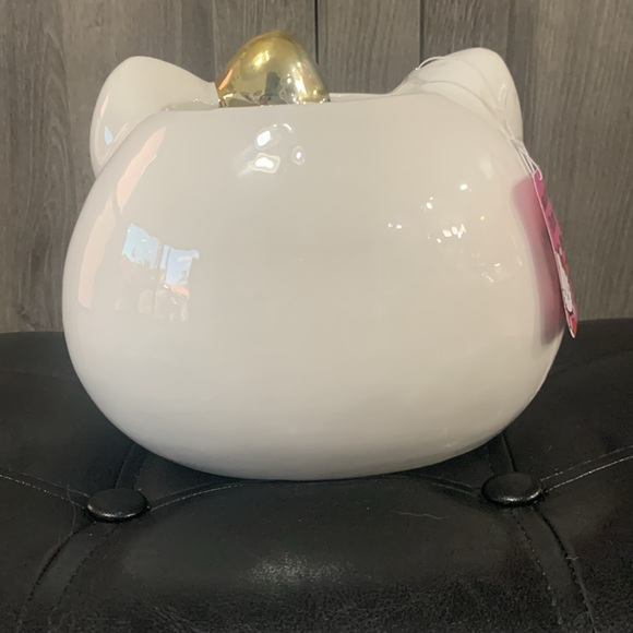New Sanrio Hello Kitty Ceramic Planter With Metallic Gold Bow Tag Attached - Picture 6 of 10